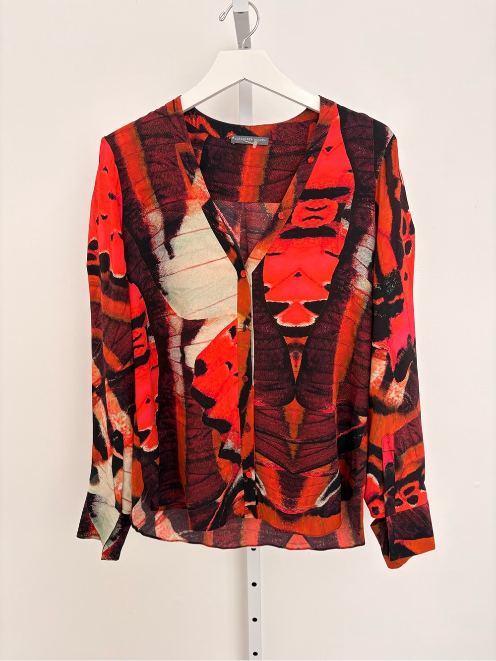 Women's Red Abstract Print Button-Front Blouse